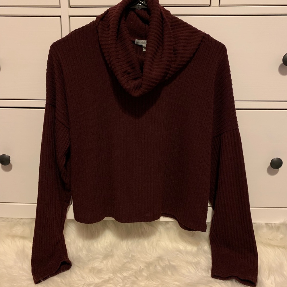 CHARLOTTE RUSSE CROPPED TURTLENECK SWEATER